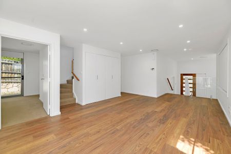 3/23 Gatton Street, Farrer. - Photo 4