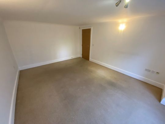 Tudor Court, Thorne Road - Photo 1