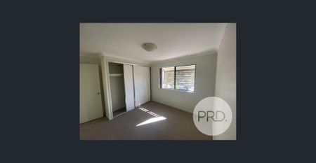 Ground floor 2 Bedroom Unit with Courtyard !! - Photo 3