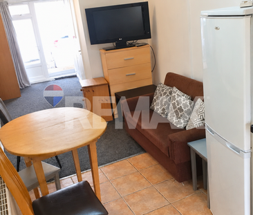 2 bedroom maisonette to rent - Photo 1
