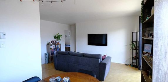 GRAND 4 1/2 ** DÉCEMBRE/JANVIER ** À PIED MÉTRO MONTMORENCY + BEAU SECTEUR + ENDROIT PAISIBLE + LAISSEZ-MOI VOTRE NOM ET TÉLÉPHONE - Photo 2