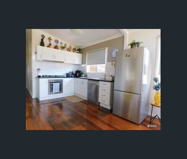 Spacious Family Home on 1,018m² in Nanango - Photo 6