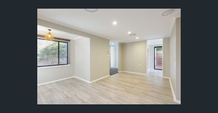 Glenbrook home, move in ready! - Photo 3