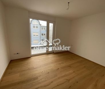 Exklusive 3-Zimmer-Penthouse-Wohnung mit Einbauküche & 45m² Dachter... - Photo 2