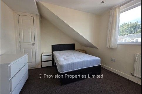3 Bedroom Rentals Leeds - Photo 1
