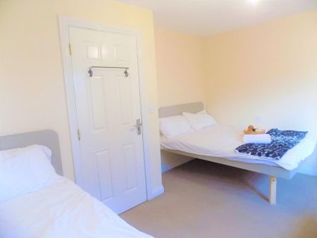 4 bedroom house to rent - Photo 2