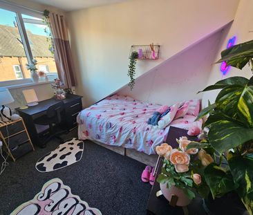 7 Bed - 80 Estcourt Avenue, Headingley, Leeds - LS6 3ET - Student - Photo 3