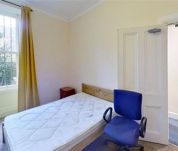 5 bedroom flat to rent - Photo 1