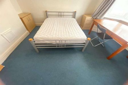 Bedroom House In Bournemouth, BH9 - Photo 4