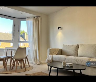 3 bedroom flat to rent - Photo 5