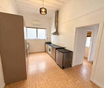Home with Exceptional Parking & Storage – Grey Lynn - Photo 4