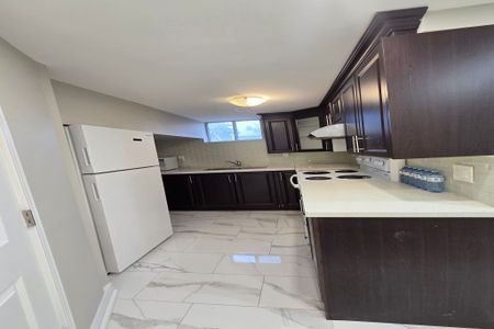 For Lease - 315 Rossland Road Unit# Bsmt, Whitby, Ontario - Photo 2