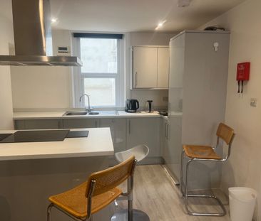 Room in a Shared House, Lower Market Street, BN3 - Photo 3