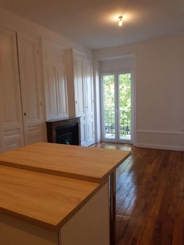 Location Appartement 2 pièces 43m² LYON 3ème - Photo 4