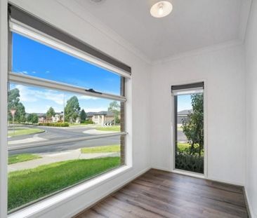 Modern Family Living with Space, Style & Comfort! - Photo 1