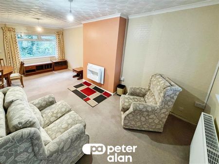 Woodfield Park Crescent, Woodfieldside, BLACKWOOD - Photo 5