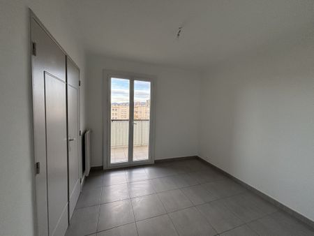 Location T3 63m² Marseille 13010 Saint Tronc - Photo 3