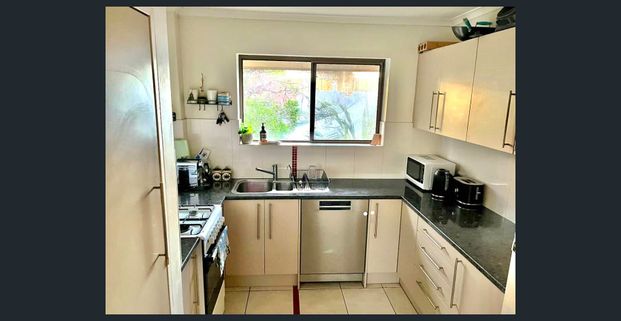 Location and Low Maintenance Clayfield Living - Photo 1