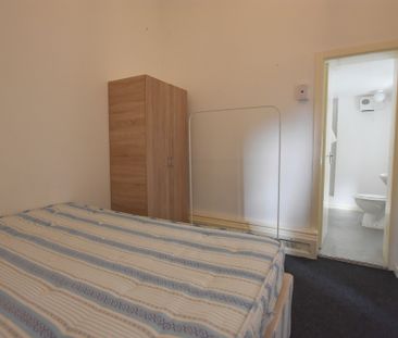 1 Bedroom Flat - Photo 3