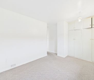 63 Lowedges Drive, S8 - Photo 1