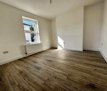 6 bedroom end of terrace house to rent - Photo 3