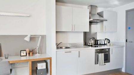 Large Studio - Photo 5