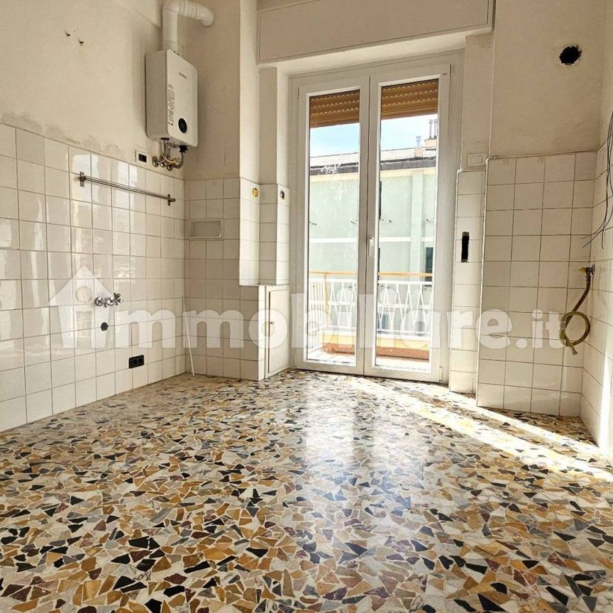 Trilocale via Isonzo 27, Sturla, Genova - Photo 1