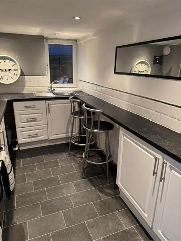 2 bedroom end of terrace house to rent - Photo 3