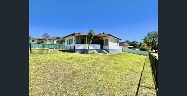 Charming Home! - Photo 1