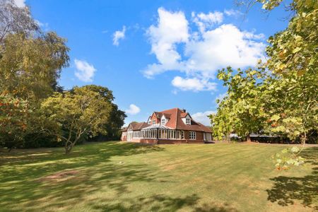 3 bedroom detached house to rent - Photo 2