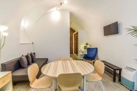 Calle de Lope de Vega, Madrid, Community of Madrid 28014 - Photo 2