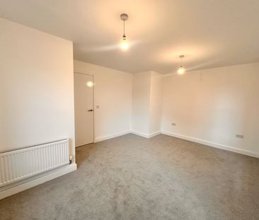 2 bedroom semi-detached house to rent - Photo 4