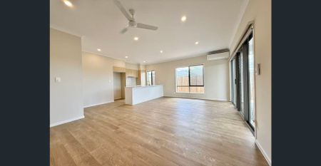 Modern & Spacious Brand-New Family House in Bethania | with extra lounge area - Photo 5