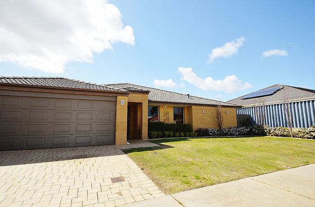 17 Grandis Drive, Baldivis WA 6171 - Photo 1