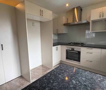 Spacious Family Home in Prime Mount Roskill Lo... - Photo 1