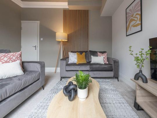 1 bedroom in a house share to rent - Photo 1