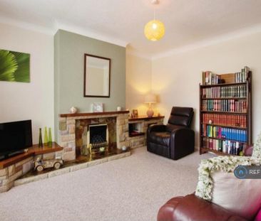 2 bedroom semi-detached house to rent - Photo 1