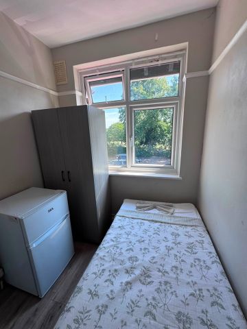Room in a Shared House, White Hart Lane, N17 - Photo 2
