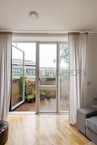 71 Sutherland Road , E17 6BH - Photo 3