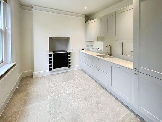 Coopers Hill Lane, Englefield Green, Surrey, TW20 0JY - Photo 1