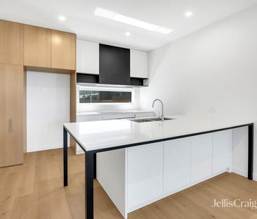 2 Ginning Road, Yarraville VIC 3013 - Townhouse For Rent | Domain - Photo 6