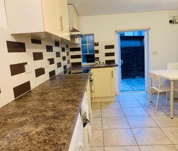 2 bedroom ground floor flat to rent - Photo 3