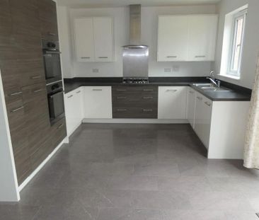 3 bedroom semi-detached house to rent - Photo 3