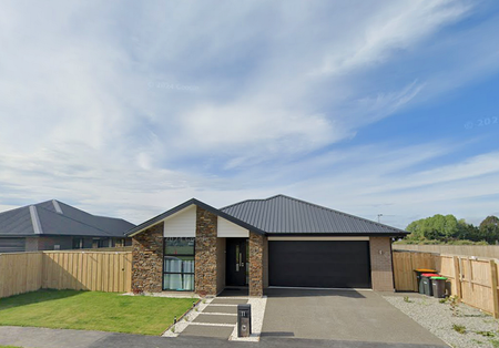 A newish home on a newish street and neighbourhood - Photo 4