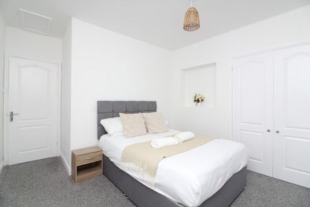 3 bedroom terraced house to rent - Photo 3