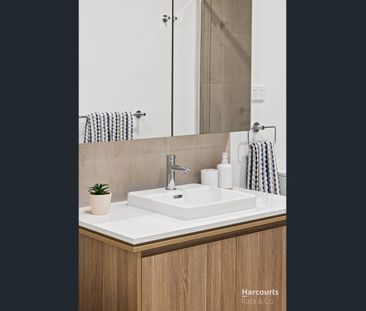 Contemporary Living in Mickleham - Photo 4