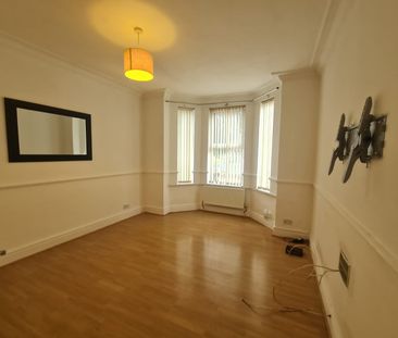 One bedroom Flat - Photo 3