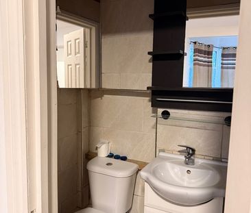 Studio Flat, Dehar Crescent, NW9 - Photo 3