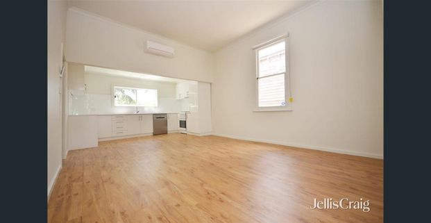 Home In super central location! - Photo 1
