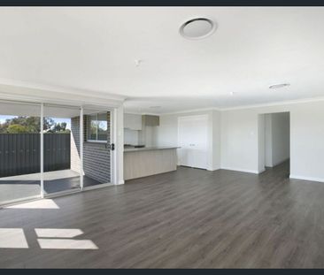 Modern Three Bedroom Home in Prime Narellan Location - Photo 1